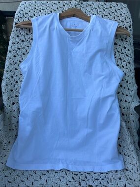 Uniqlo white tank top